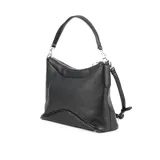 Cartera tipo gondola color negro, confeccionada en cuero sintético graneado. Tiene acceso con cierre, un compartimento principal con un bolsillo interno con cierre y otro abierto. Incluye correa regulable y asa fija. Los herrajes son plateados.