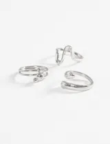 Set de anillos plateados de zinc y hierro.