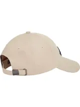 Gorra de béisbol beige de algodón con logo de Tommy Hilfiger bordado en azul en el frente y bandera de la marca bordada en el lateral.