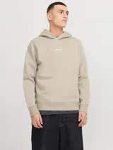 Buzo canguro beige de Jack & Jones con capucha y cordones ajustables. Estampado en la espalda con el logo de la marca y texto.