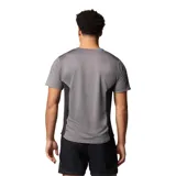 Remera deportiva Columbia Three Pitch de manga corta, color azul con logo de la marca en el pecho. Confeccionada con tecnología Omni-Wick™ para mantenerte seco y fresco.