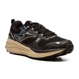 Championes de trail running Joma TK Shock Men 2401, color negro con detalles en azul y amarillo. Capellada de mesh transpirable y material sintético, con refuerzo en la puntera y tecnología VTS para ventilación. Mediasuela de phylon para amortiguación y suela de caucho DURABILITY con dibujos especiales para agarre.