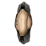 Bolso de hombro Guess color negro, confeccionado en ecocuero con acabado texturizado. Tiene cierre superior con cremallera, correa fija y herrajes dorados.
