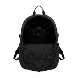 Mochila Supreme negra de denim con dos compartimentos frontales, correas ajustables y logo bordado en blanco.