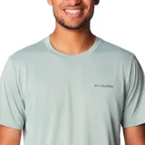 Remera deportiva Columbia Hike Crew color borgoña, de corte clásico y manga corta, con logo estampado en el pecho. Confeccionada en poliéster con tecnología Omni-Wick para absorción de la humedad y control de olores.