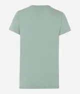 Remera verde con cuello redondo y mangas cortas. Estampa frontal con dibujo de setas y texto "Together we grow everyday".
