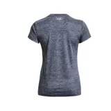Remera deportiva Under Armour color rosa con cuello en V y logo estampado en el pecho. Confeccionada con tejido UA Tech que seca el sudor rápidamente.