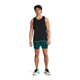 Short deportivo Under Armour Project Rock color verde con detalles en celeste y logo estampado en la pierna.