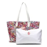 Bolso tote extra grande con estampado multicolor y asas de cuero sintético blanco.