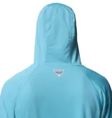 Remera de hombre Columbia PFG Solar Stream Hoo, color celeste, de manga larga con capucha y logo de la marca en el pecho. Confeccionada con tejido transpirable y protección UV. Ideal para pesca y actividades al aire libre.
