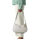 Cartera Guess modelo Noelle II, tipo baguette, con estampado del logo de la marca en tonos beige y correa de hombro ajustable en color blanco. Incluye llavero colgante con el logo de Guess en dorado.