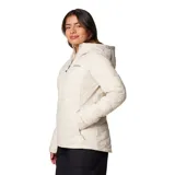 Campera puffer blanca con capucha, cierre frontal y bolsillos laterales con cierre. Cuenta con tecnología Omni-Heat Infinity para retener el calor corporal y Omni-Shield para repeler la humedad.