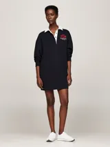 Vestido corto Tommy Hilfiger de estilo rugby, color azul marino, con cuello blanco, mangas largas y logo bordado en el pecho.