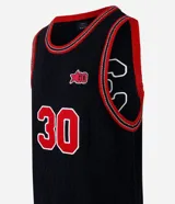 Musculosa negra de punto con cuello redondo y bies contrastante en rojo. Estampado frontal con el número 30 y logo de la marca.