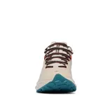 Bota de trekking Columbia Facet 75 Equinox color beige con detalles en negro y naranja. Confeccionada en malla duradera con capas sin costuras y soporte de TPU translúcido en la parte media del pie y clip en el talón para protección y estabilidad.