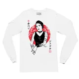 Remera blanca de manga larga con estampado de Juana de Ibarbourou en estilo de ilustración con detalles en rojo y texto en japonés.