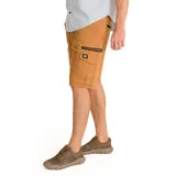 Short cargo color beige con bolsillos laterales y traseros, cierre con cremallera y botón, cintura elástica con cordón. Etiqueta tejida con logo CAT en el bolsillo izquierdo.