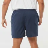 Short de baño azul marino liso con cintura elástica y cordón ajustable.