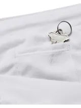 Short deportivo Under Armour Fly By Elite 3, color blanco, con cintura elástica, logo reflectivo y paneles laterales de malla.