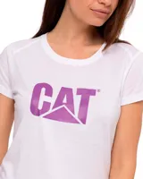 Remera blanca de algodón con cuello redondo y logo CAT estampado en color violeta.