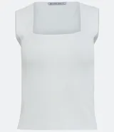 Blusa cropped naranja de punto con escote cuadrado y bretel ancho.