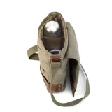 Morral gris de tela canvas con detalles en cuero marrón. Tiene correa larga regulable, tapa con broches magnéticos, bolsillo tipo guantera bajo la tapa, división interna con velcro y bolsillo trasero con broche magnético.