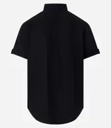 Camisa de hombre de manga corta en lino color blanco, con cuello clásico, botonadura frontal y bolsillo de parche en el pecho. Corte recto.