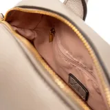 Cartera chica color taupe, de símil cuero graneado, con acceso con cierre, correa regulable y asas fijas. Tiene un bolsillo interno con cierre y otro abierto.