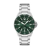 Reloj Emporio Armani Word Explorer de 42 mm con movimiento solar, caja plateada de acero inoxidable, esfera verde con agujas plateadas luminiscentes, bisel giratorio verde con marcadores de minutos, cristal mineral y brazalete de acero inoxidable plateado con cierre desplegable. Resistente al agua hasta 100 metros.