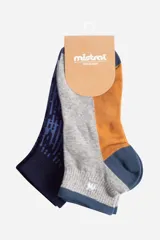 Medias soquete color gris, con detalles en azul y naranja, de fantasía y ajuste cómodo.