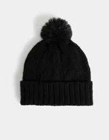 Gorro de lana tejido trenzado color negro, con pompón de piel sintética en la parte superior.
