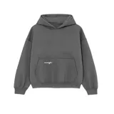 Buzo hoodie color beige con capucha y cordón ajustable, de felpa suave y corte oversize. Estampado en cursiva con la palabra 'nenefa' en la espalda.