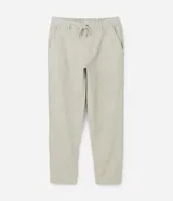 Pantalón relaxed de hombre confeccionado en tejido oxford de algodón color beige, con trabillas en la cintura y cordón para lazo.