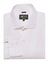Camisa de vestir blanca con finas rayas verticales rosadas, corte regular, manga larga y cuello italiano. Tiene bolsillo en el pecho con logo bordado de la marca.
