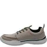 Zapatillas urbanas marca Hush Puppies modelo Alfie Lace, color azul marino con cordones celestes y suela blanca. Fabricadas con tela reciclada y tecnología Smart Foam Tech para mayor comodidad.