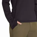 Remera de hombre de manga larga color negro, con logo de la marca Merrell estampado en blanco en el pecho.