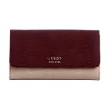 Billetera Guess modelo Lyndi, color borgoña y beige, con textura símil reptil y logo de la marca en el frente.