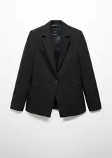 Blazer negro entallado de poliéster, viscosa y elastano, con solapas de muesca, forro interior, abertura posterior, hombreras estructuradas y bolsillos de ribete. Ideal para looks de oficina o eventos formales.