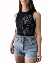 Short de jean celeste, con talle alto y diseño relajado.