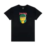 Remera negra de manga corta con estampado de una cara de mujer con pelo verde y llamas en los ojos, con el logo de Thrasher arriba.