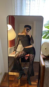 Pantalón Oxford de encaje negro con tiro bajo y short de algodón incluido.