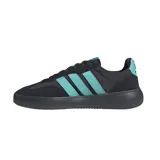 Championes Adidas Bareeda Decode Mercedes-AMG Petronas Formula One Team, color negro con detalles en verde agua y las tres tiras características de Adidas en los laterales.