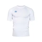 Remera térmica blanca de manga corta, con logo de Umbro en el pecho.