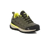Championes de trekking Diadora, color verde militar con detalles en negro y amarillo flúor. Presentan una construcción robusta con puntera reforzada y suela dentada para tracción.