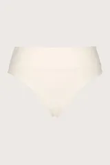 Calzón de traje de baño color blanco hueso, de corte alto y estilo faja.