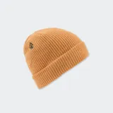 Gorro de punto color verde militar con diseño sencillo y cómodo, ideal para uso diario.