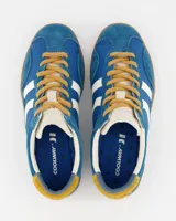 Championes urbanos Kizuna Coolway de corte clásico en ante y nylon color azul con detalles en blanco y suela color miel.