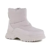 Bota corta negra de caña media, con plataforma track y exterior acolchado.