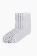 Pack de cinco pares de medias de caña media color gris claro, de tejido fino de mezcla de algodón suave con borde superior elástico.