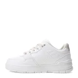 Zapatillas deportivas blancas con cordones y suela plana.